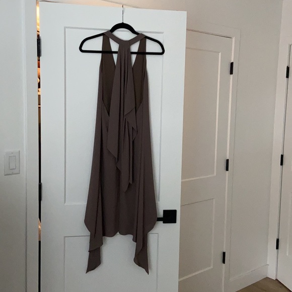 Stunning Flowy Cocktail Dress - Picture 2 of 5